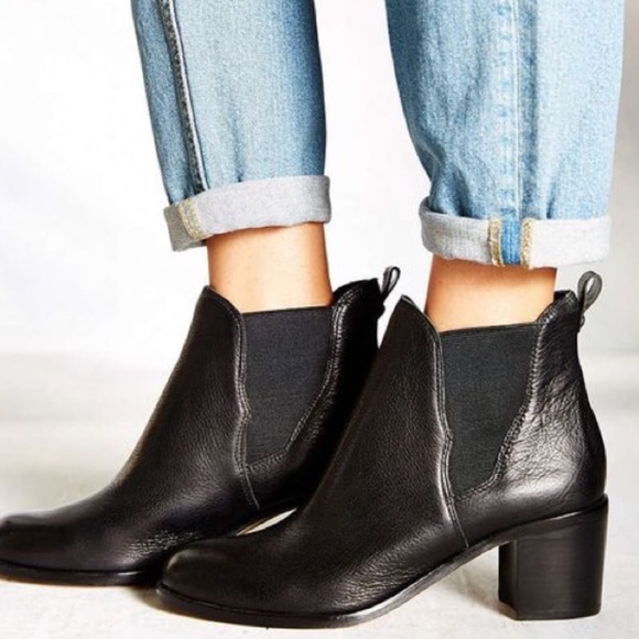 sam edelman chelsea bootie
